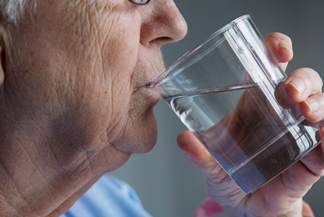 Hydratation des personnes âgées